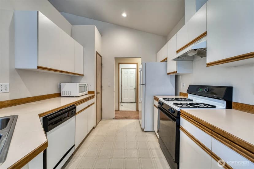 Property photo for 7064 Engine Lane Ne, Bremerton photo 11