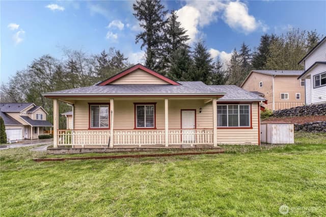 Property photo for 7064 Engine Lane Ne, Bremerton photo 2