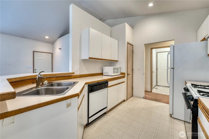 Property photo for 7064 Engine Lane Ne, Bremerton photo 10