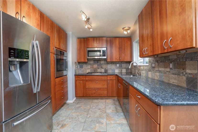 Property photo for 30117 3rd Place Sw, Federal Way photo 5
