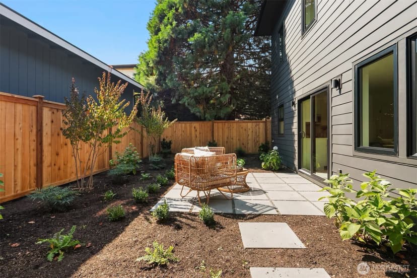 Property photo for 12717 Dayton Avenue N, Seattle photo 19