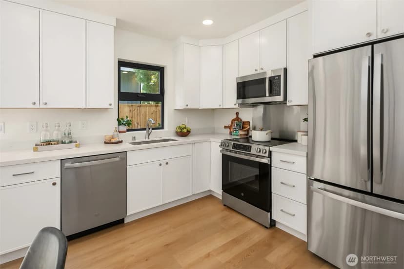 Property photo for 12717 Dayton Avenue N, Seattle photo 9