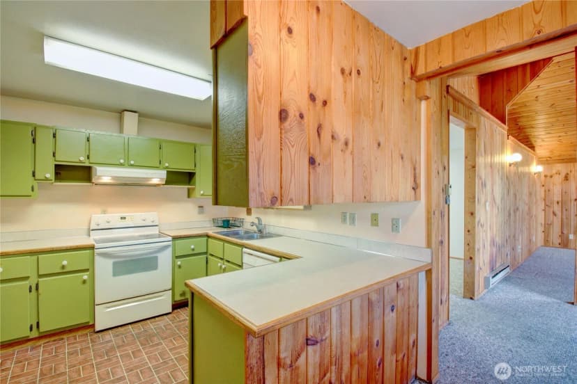 Property photo for 1701 24th Court, Anacortes photo 9