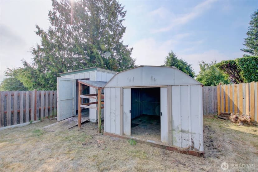 Property photo for 1701 24th Court, Anacortes photo 33