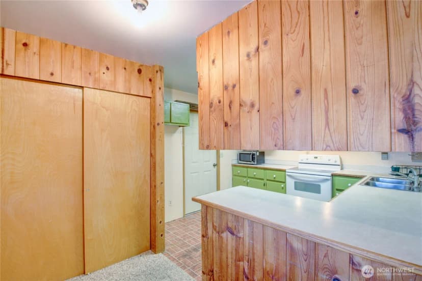 Property photo for 1701 24th Court, Anacortes photo 4