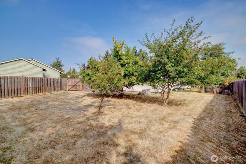 Property photo for 1701 24th Court, Anacortes photo 34