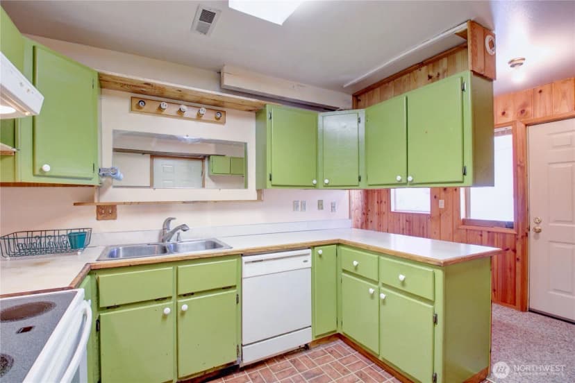 Property photo for 1701 24th Court, Anacortes photo 7