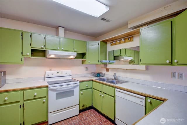 Property photo for 1701 24th Court, Anacortes photo 5