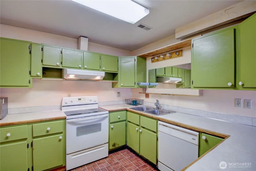 Property photo for 1701 24th Court, Anacortes photo 5