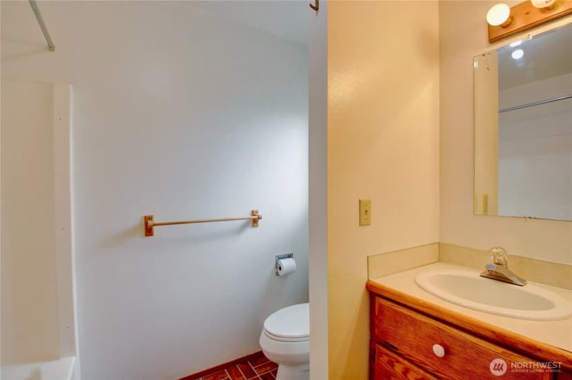 Property photo for 1701 24th Court, Anacortes photo 25