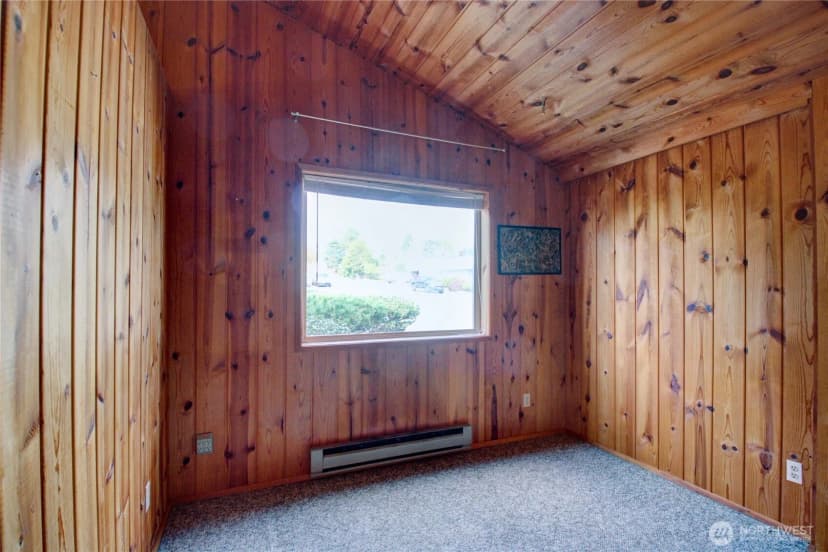 Property photo for 1701 24th Court, Anacortes photo 11