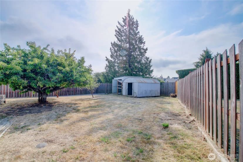 Property photo for 1701 24th Court, Anacortes photo 31