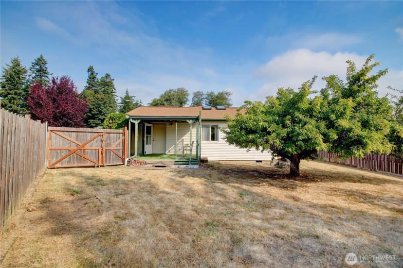 Property photo for 1701 24th Court, Anacortes photo 38