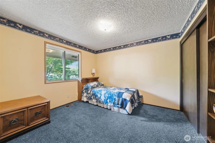 Property photo for 43112 208th Avenue Se, Enumclaw photo 14