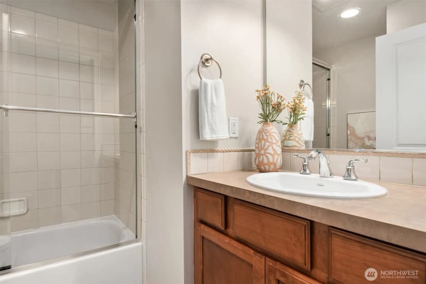 Property photo for 209 18th Avenue E #b, Seattle photo 30