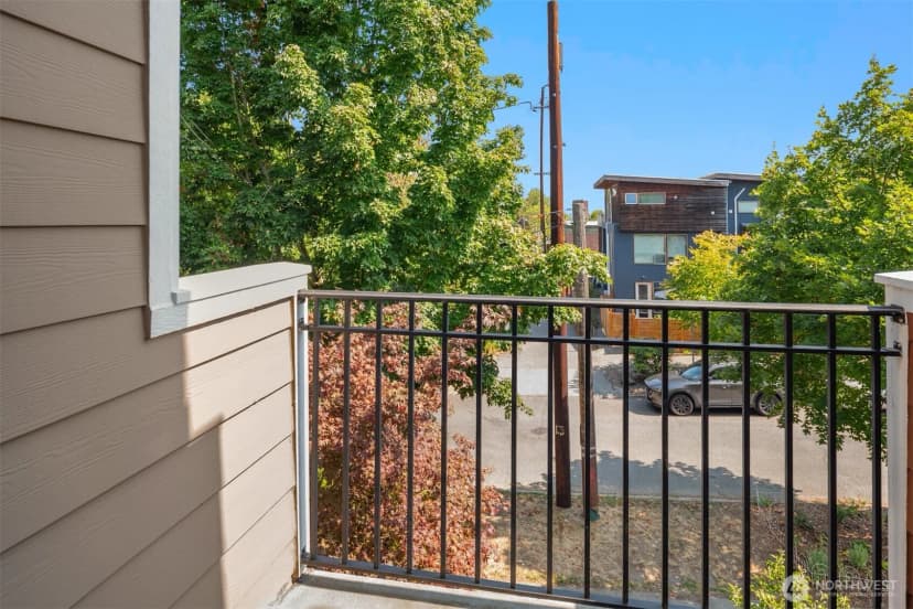 Property photo for 209 18th Avenue E #b, Seattle photo 7