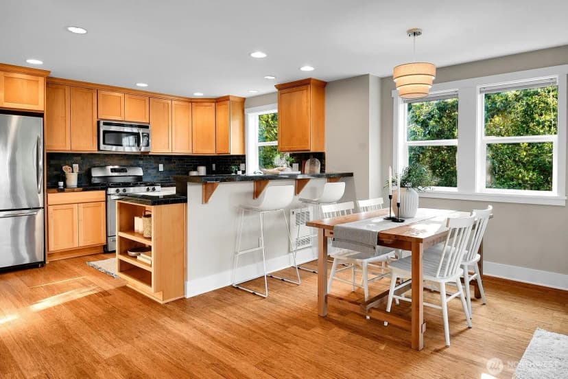 Property photo for 1828 27th Avenue #b, Seattle photo 6