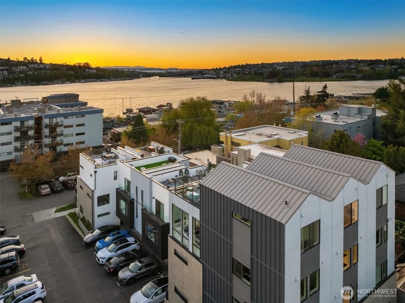 Property photo for 2314 B Fairview Avenue E, Seattle photo 30