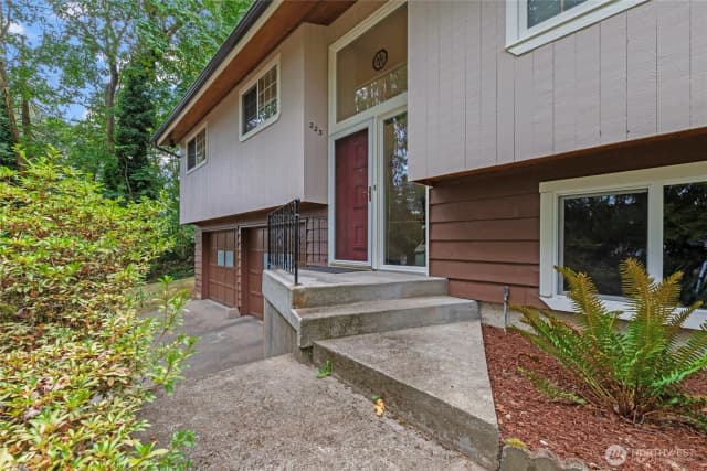 Property photo for 223 Alnus Way, Bremerton photo 5