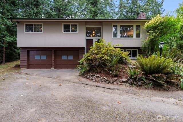 Property photo for 223 Alnus Way, Bremerton photo 3