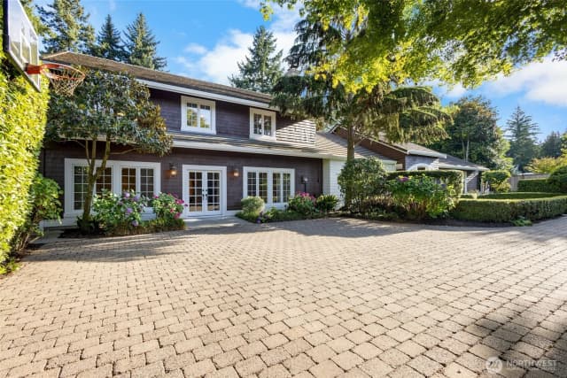 Property photo for 7641 Ne 12th Street, Medina