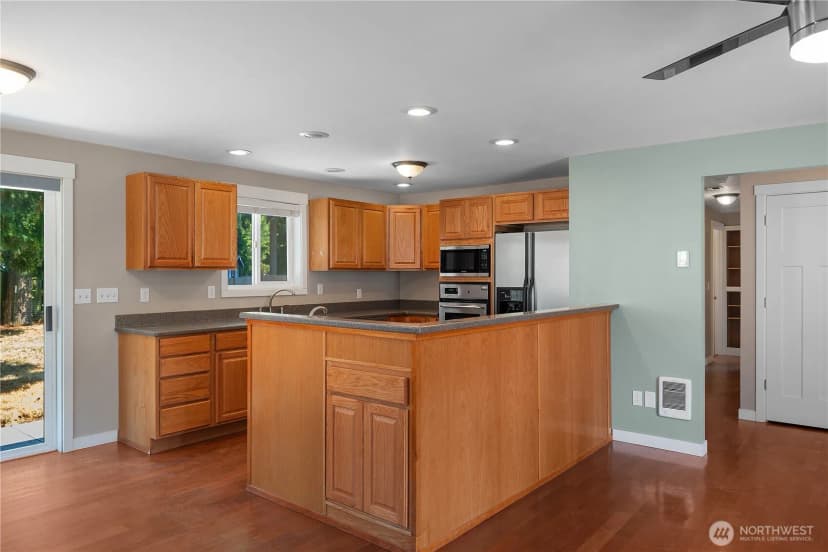 Property photo for 7919 189th Street Ct E, Puyallup photo 6