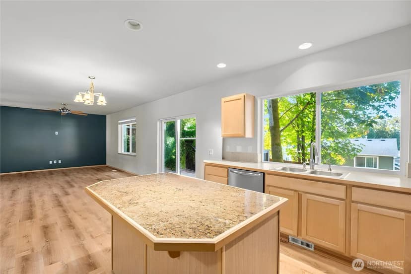 Property photo for 2325 Cooper Crest Street Nw, Olympia photo 14
