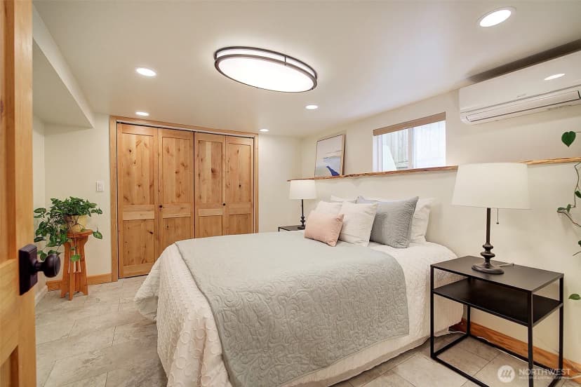 Property photo for 1026 N 48th Street, Seattle photo 33