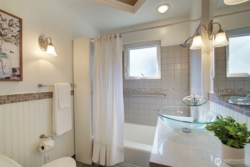 Property photo for 1026 N 48th Street, Seattle photo 18