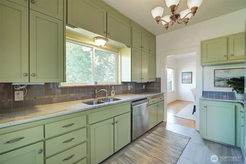 Property photo for 1026 N 48th Street, Seattle photo 11
