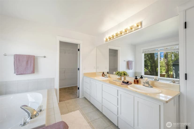 Property photo for 20347 86th Place Ne, Bothell photo 16