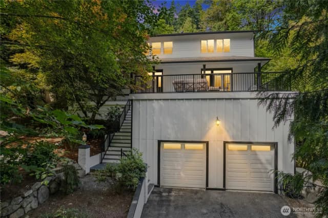 Property photo for 17519 33rd Avenue Ne, Lake Forest Park