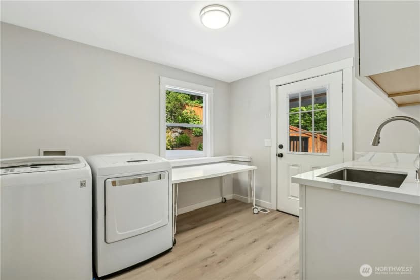 Property photo for 17519 33rd Avenue Ne, Lake Forest Park photo 36