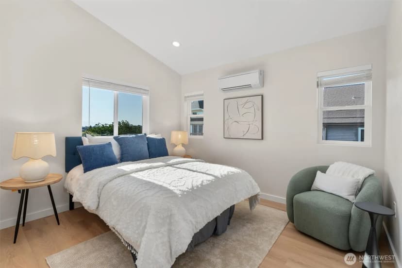 Property photo for 320 B Nw 51 Street, Seattle photo 12