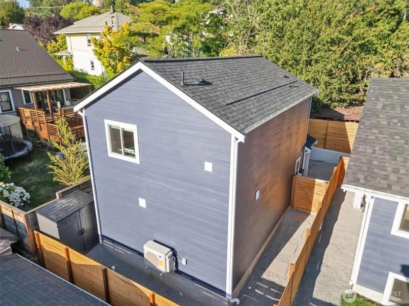 Property photo for 320 B Nw 51 Street, Seattle photo 28