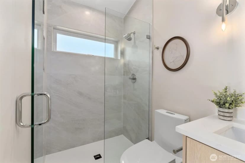 Property photo for 320 B Nw 51 Street, Seattle photo 18