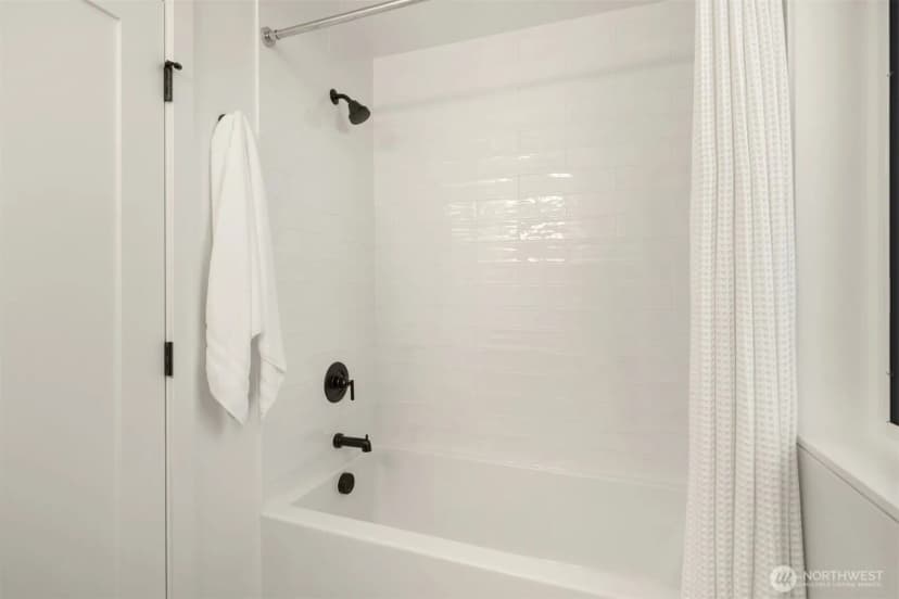Property photo for 2341 16th Avenue S #c, Seattle photo 10