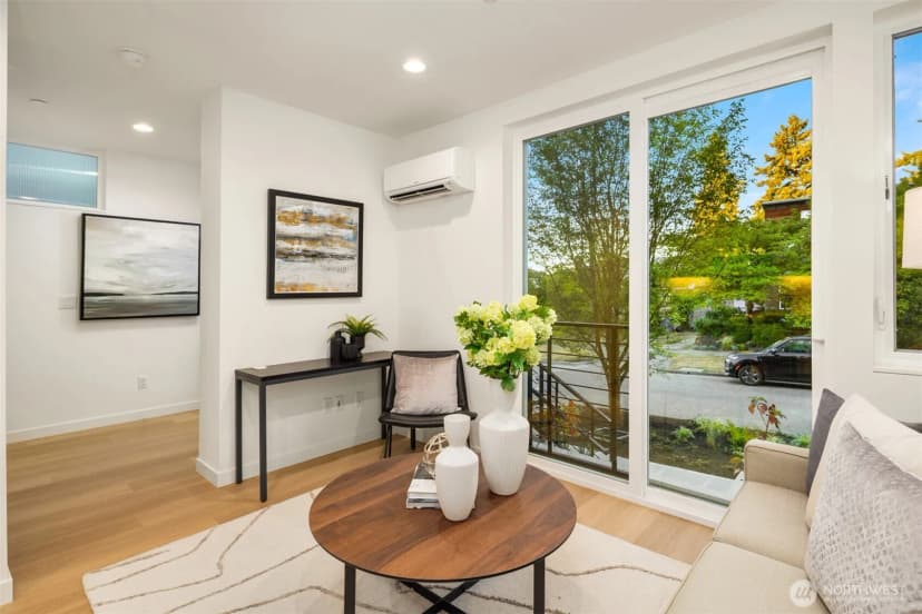 Property photo for 2341 16th Avenue S #c, Seattle photo 6