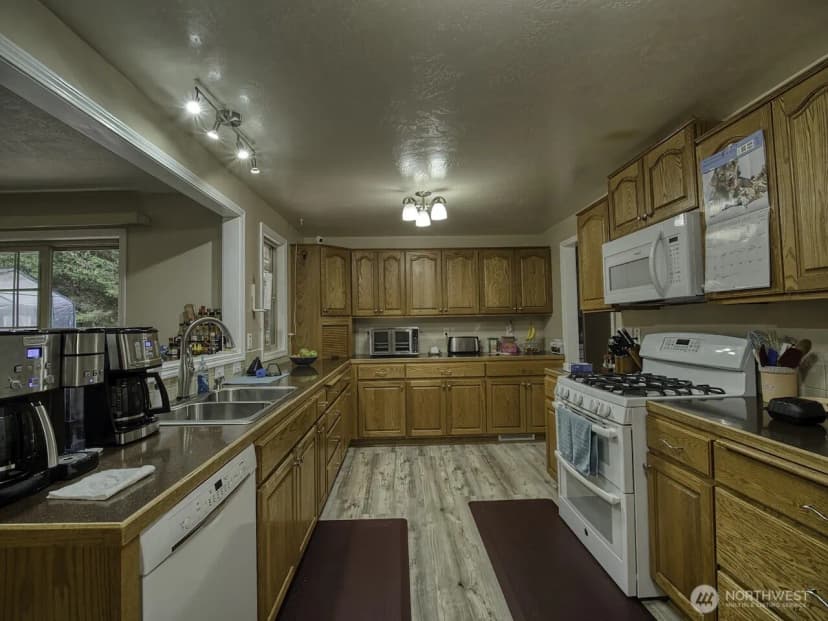 Property photo for 621 N 6th Street, Montesano photo 2