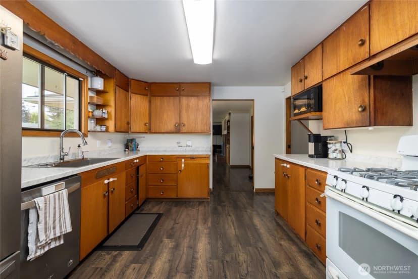 Property photo for 937 Fidalgo Street, Sedro Woolley photo 12