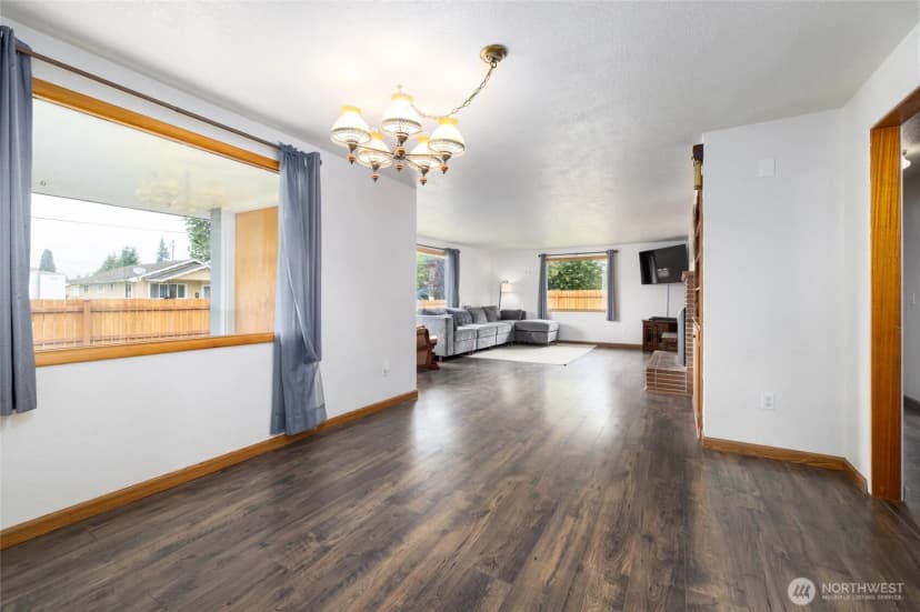 Property photo for 937 Fidalgo Street, Sedro Woolley photo 10