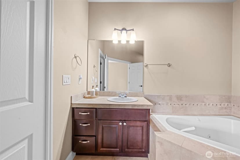 Property photo for 138 28th Street Nw, Long Beach photo 18
