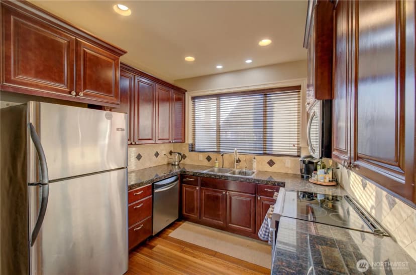 Property photo for 138 28th Street Nw, Long Beach photo 10