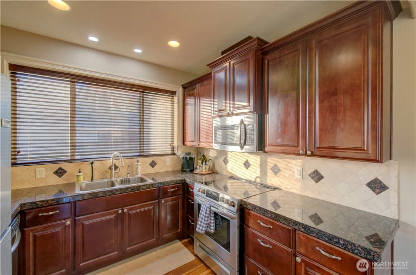Property photo for 138 28th Street Nw, Long Beach photo 9