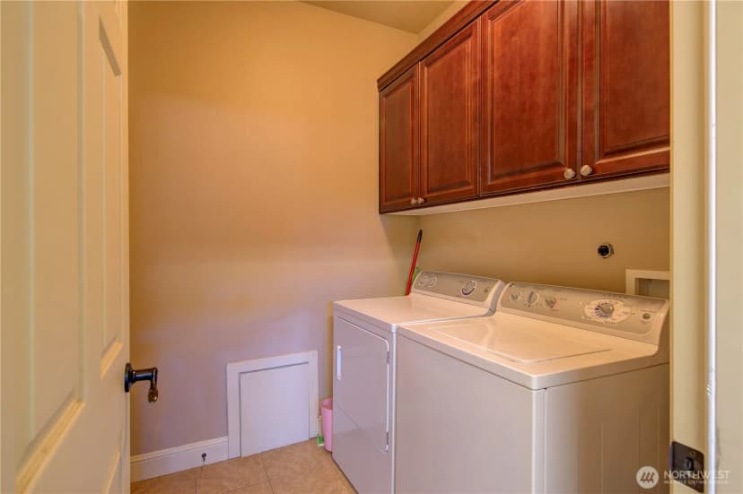 Property photo for 138 28th Street Nw, Long Beach photo 30