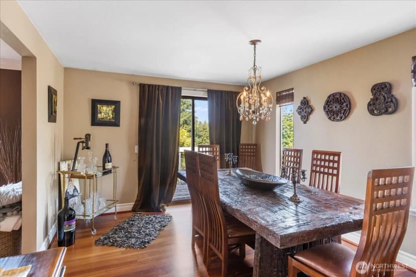 Property photo for 9100 Olympic View Drive, Edmonds photo 10