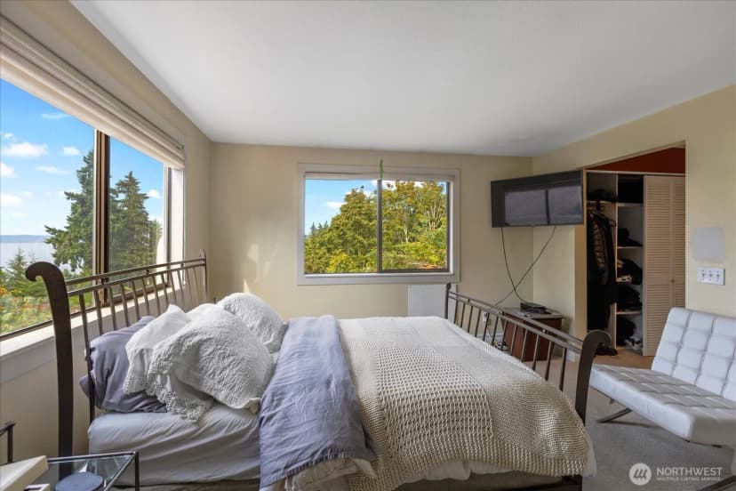 Property photo for 9100 Olympic View Drive, Edmonds photo 16