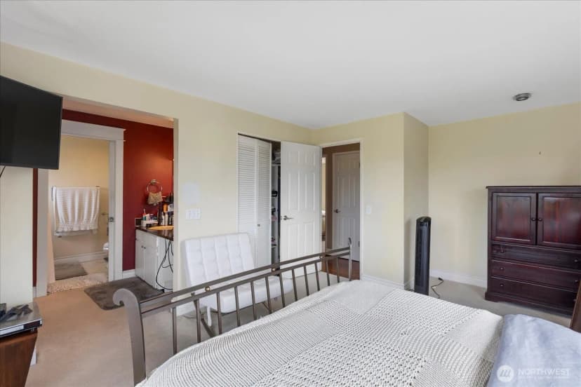 Property photo for 9100 Olympic View Drive, Edmonds photo 19