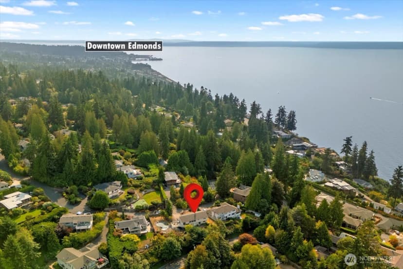 Property photo for 9100 Olympic View Drive, Edmonds photo 36