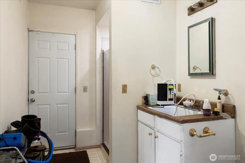 Property photo for 9100 Olympic View Drive, Edmonds photo 29